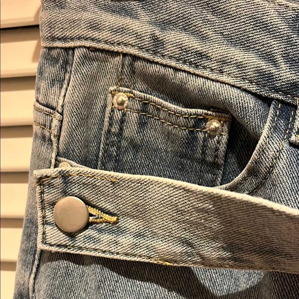 NWT Commense jeans with front strap and straight leg - Picture 3 of 4